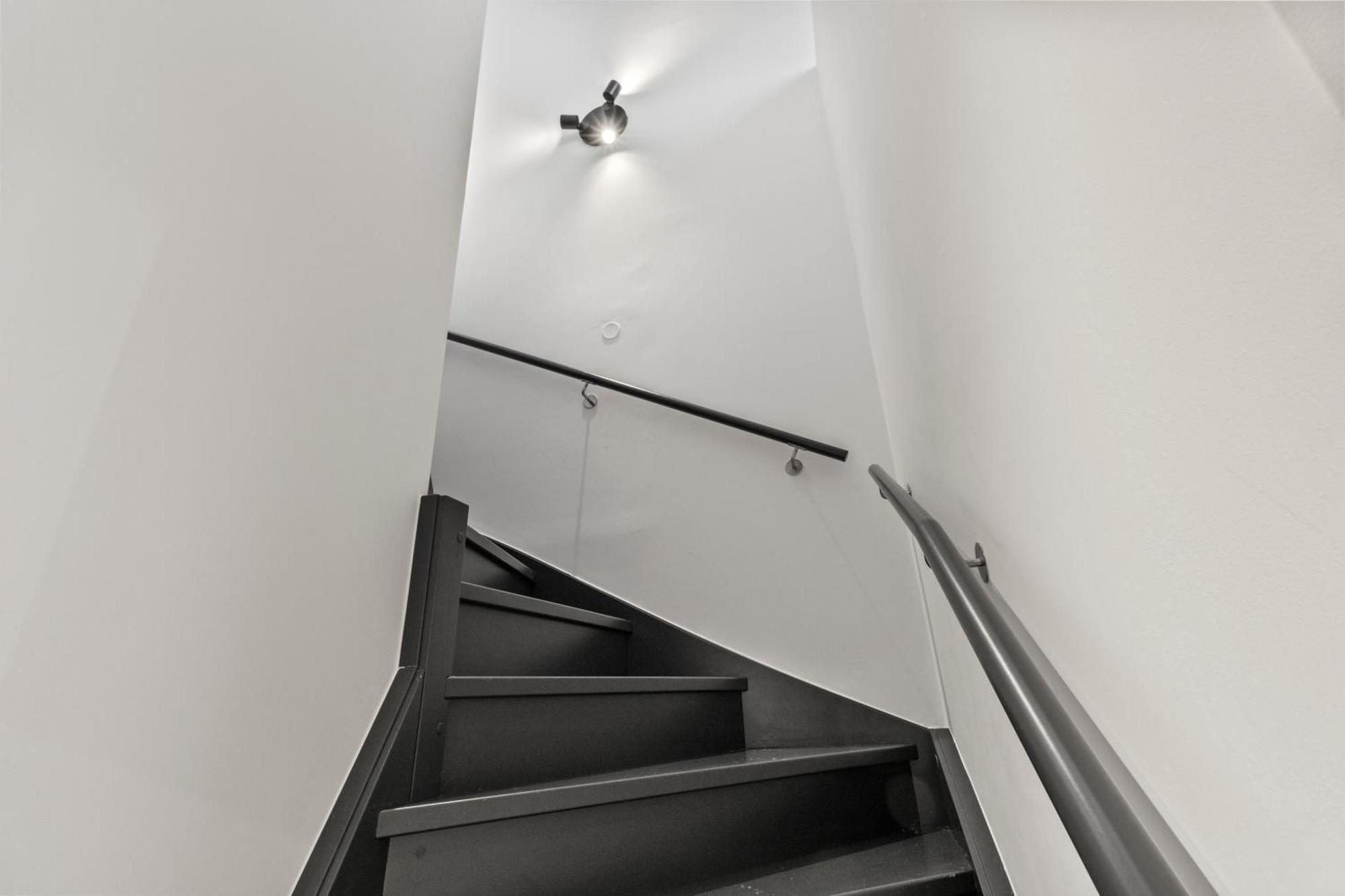 1 Min To Public Transport - 3 Min To Supermarket And Pharmacy - On-Site Parking For 19,90 Eur Wina Bagian luar foto