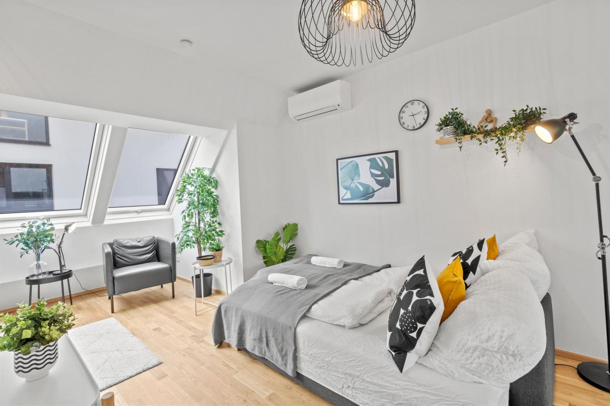 1 Min To Public Transport - 3 Min To Supermarket And Pharmacy - On-Site Parking For 19,90 Eur Wina Bagian luar foto