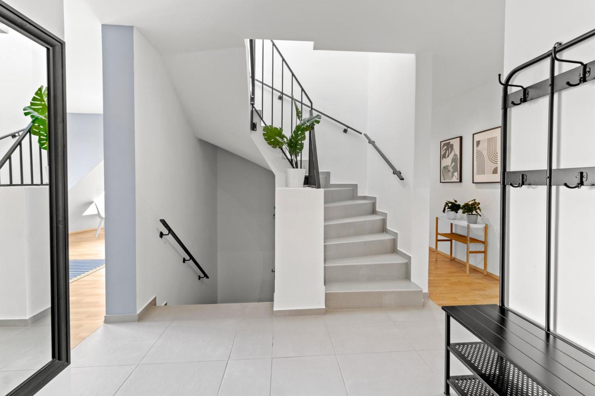 1 Min To Public Transport - 3 Min To Supermarket And Pharmacy - On-Site Parking For 19,90 Eur Wina Bagian luar foto