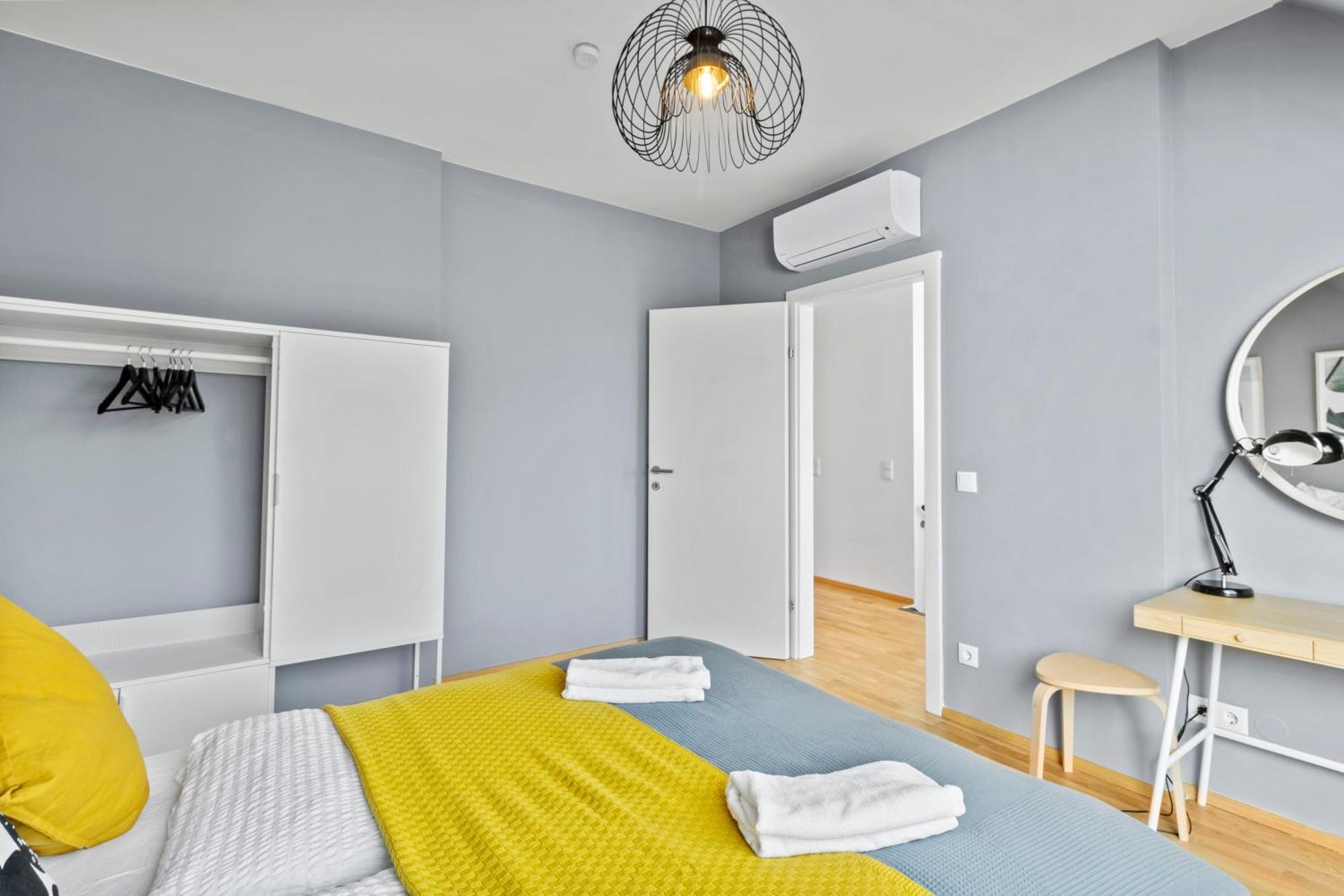 1 Min To Public Transport - 3 Min To Supermarket And Pharmacy - On-Site Parking For 19,90 Eur Wina Bagian luar foto
