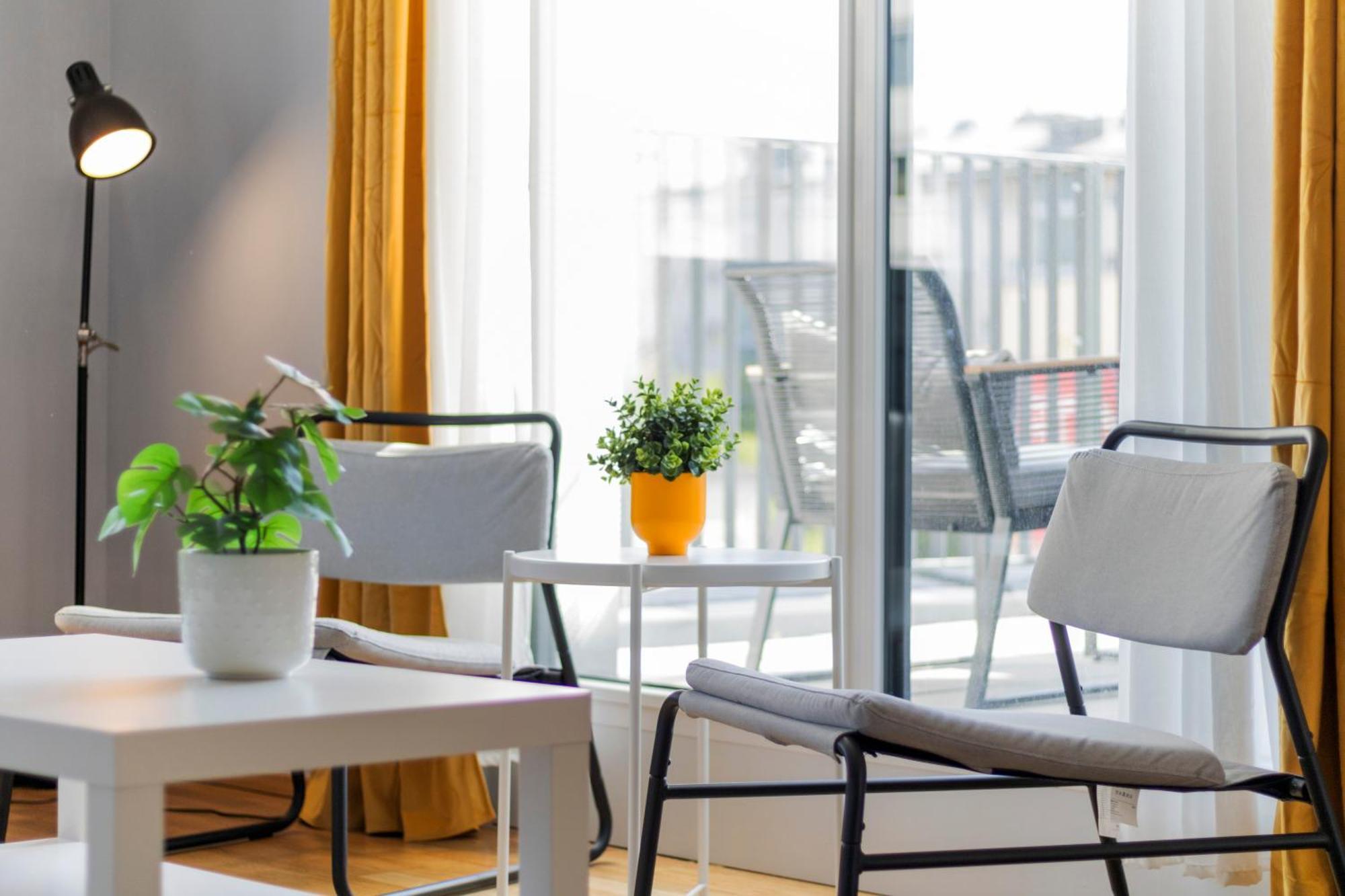 1 Min To Public Transport - 3 Min To Supermarket And Pharmacy - On-Site Parking For 19,90 Eur Wina Bagian luar foto