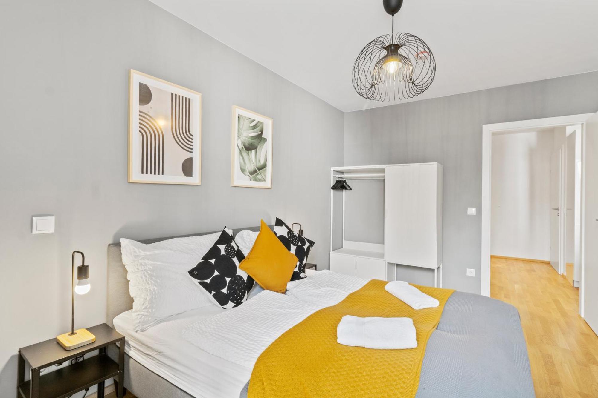 1 Min To Public Transport - 3 Min To Supermarket And Pharmacy - On-Site Parking For 19,90 Eur Wina Bagian luar foto