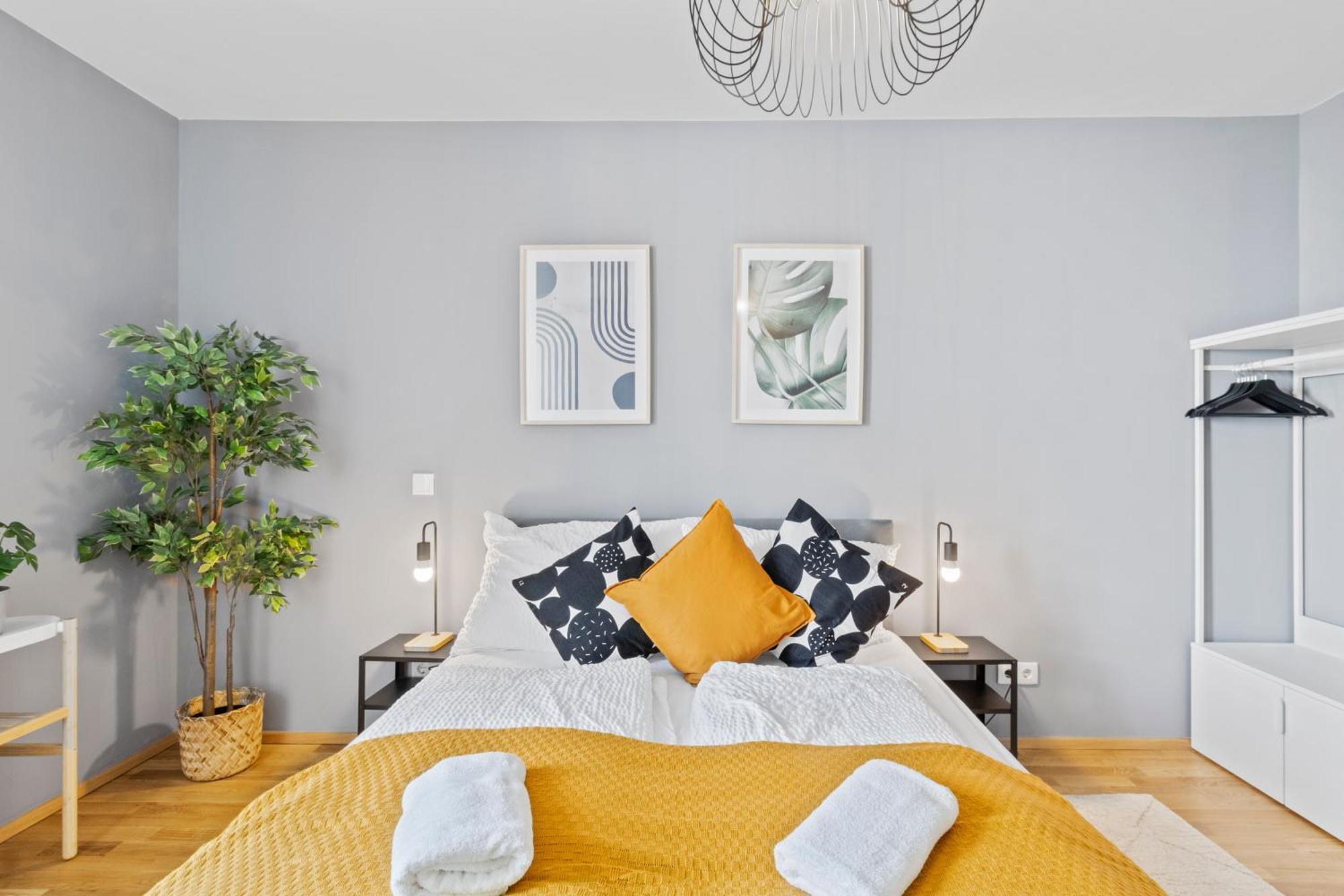 1 Min To Public Transport - 3 Min To Supermarket And Pharmacy - On-Site Parking For 19,90 Eur Wina Bagian luar foto