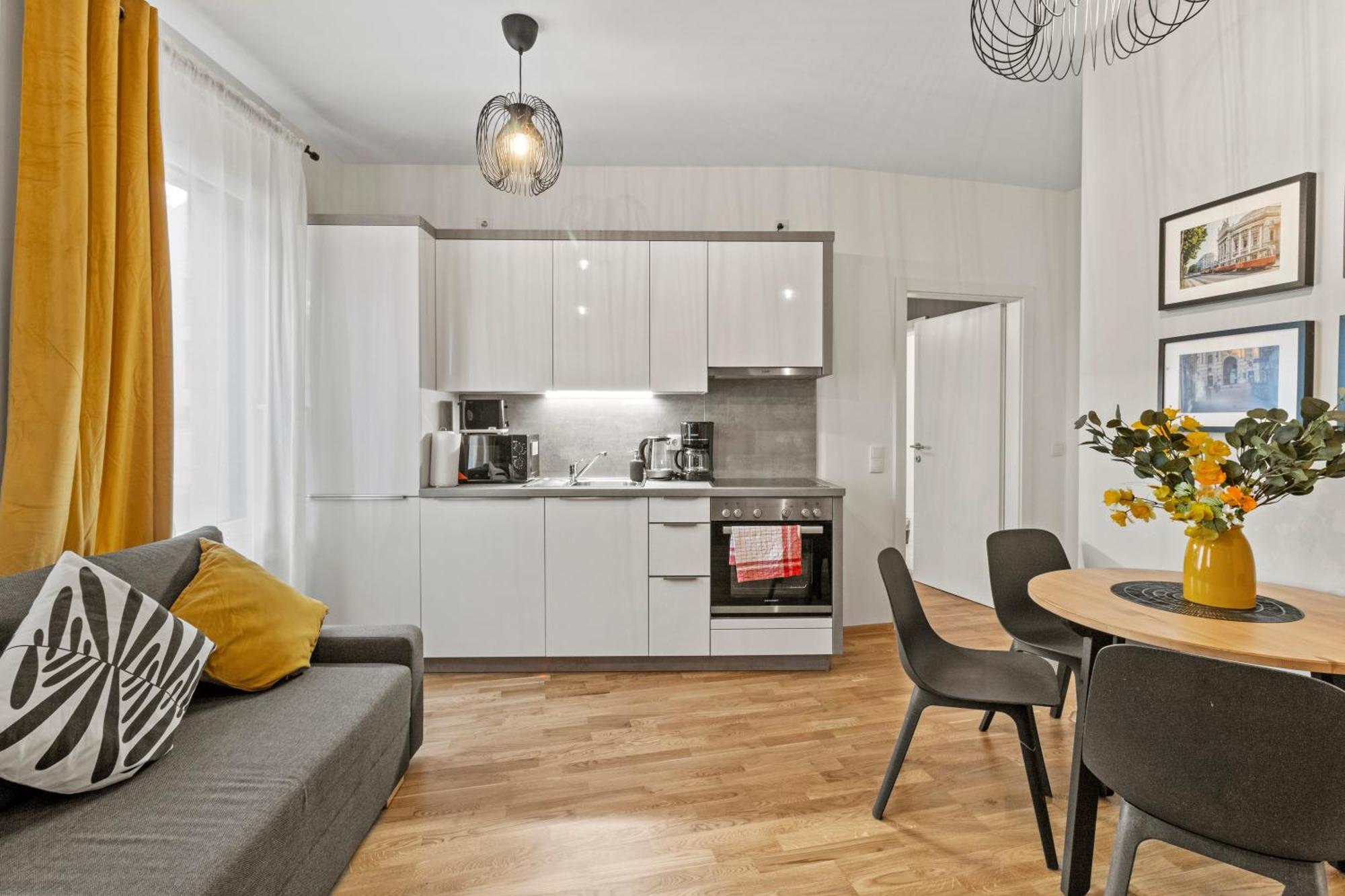 1 Min To Public Transport - 3 Min To Supermarket And Pharmacy - On-Site Parking For 19,90 Eur Wina Bagian luar foto