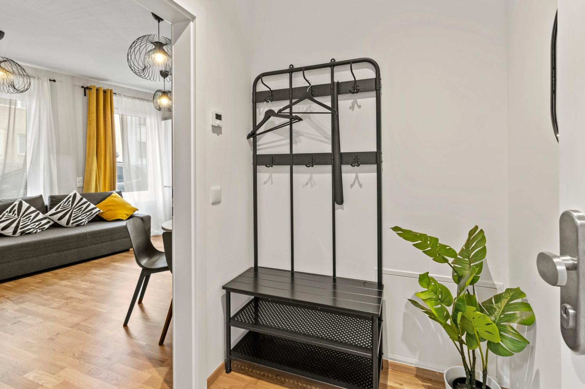 1 Min To Public Transport - 3 Min To Supermarket And Pharmacy - On-Site Parking For 19,90 Eur Wina Bagian luar foto